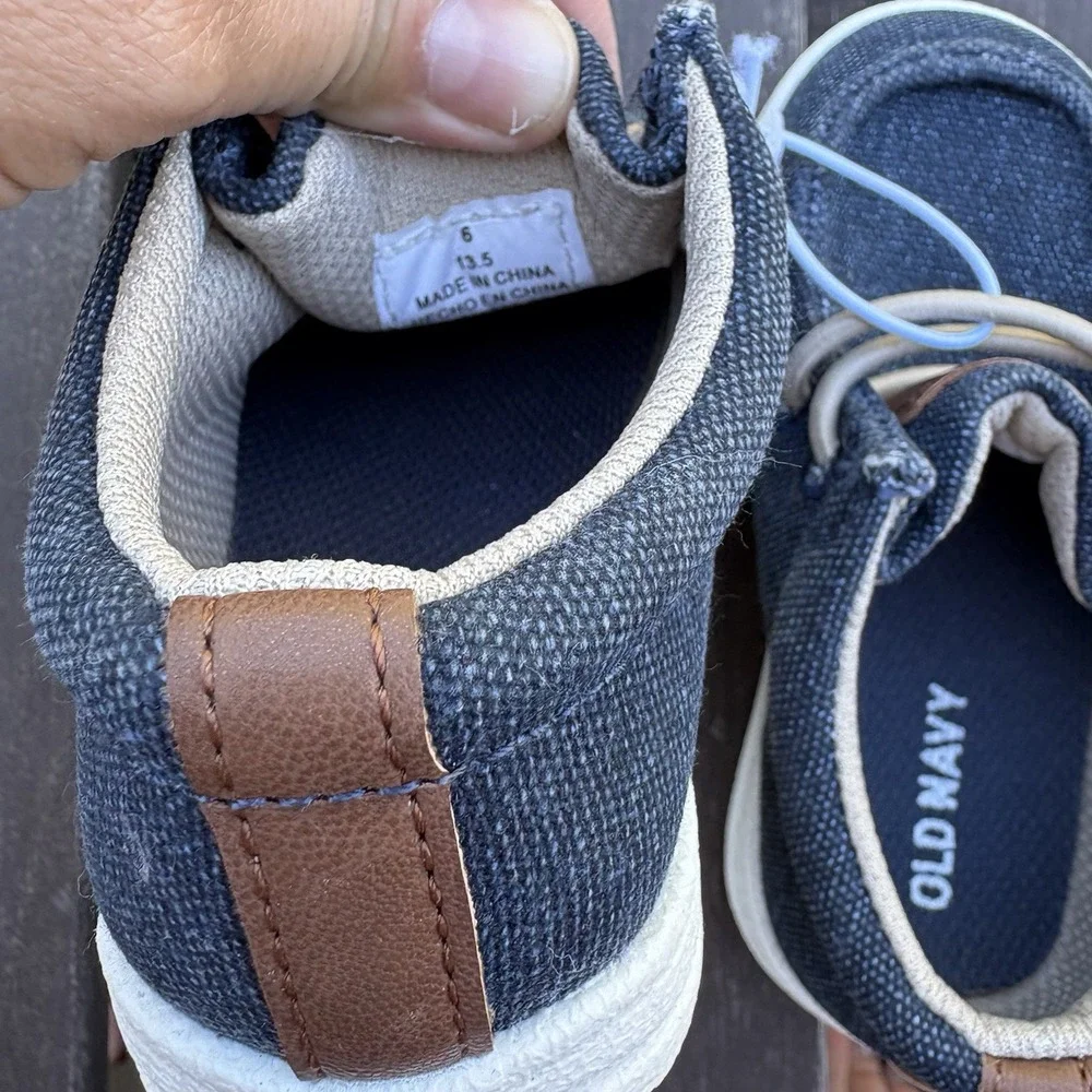 NWOB Old Navy Kids 6 Blue Loafer Shoes Preppy Canvas 416608-00-1